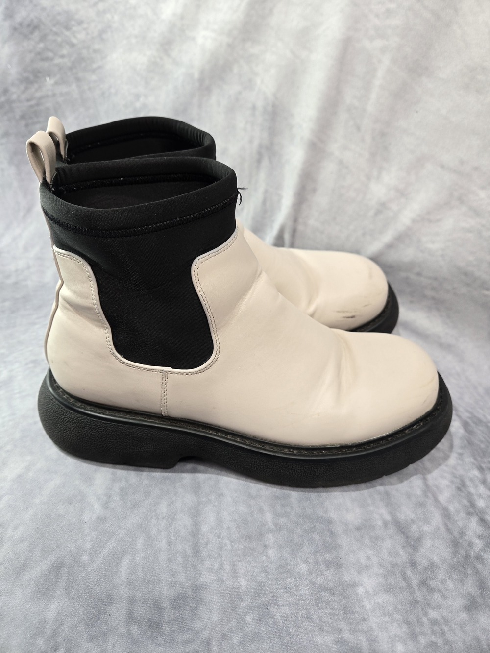 Dream Pairs White and Black Chelsea Platform Ankle Boots